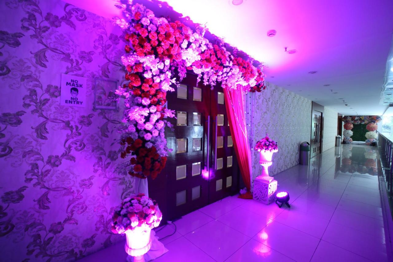 The Byke Suraj Plaza Pure Veg, Thane Exteriör bild
