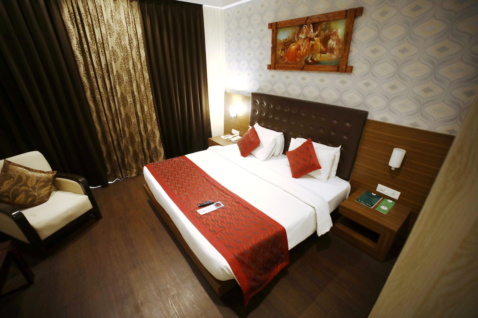 The Byke Suraj Plaza Pure Veg, Thane Exteriör bild