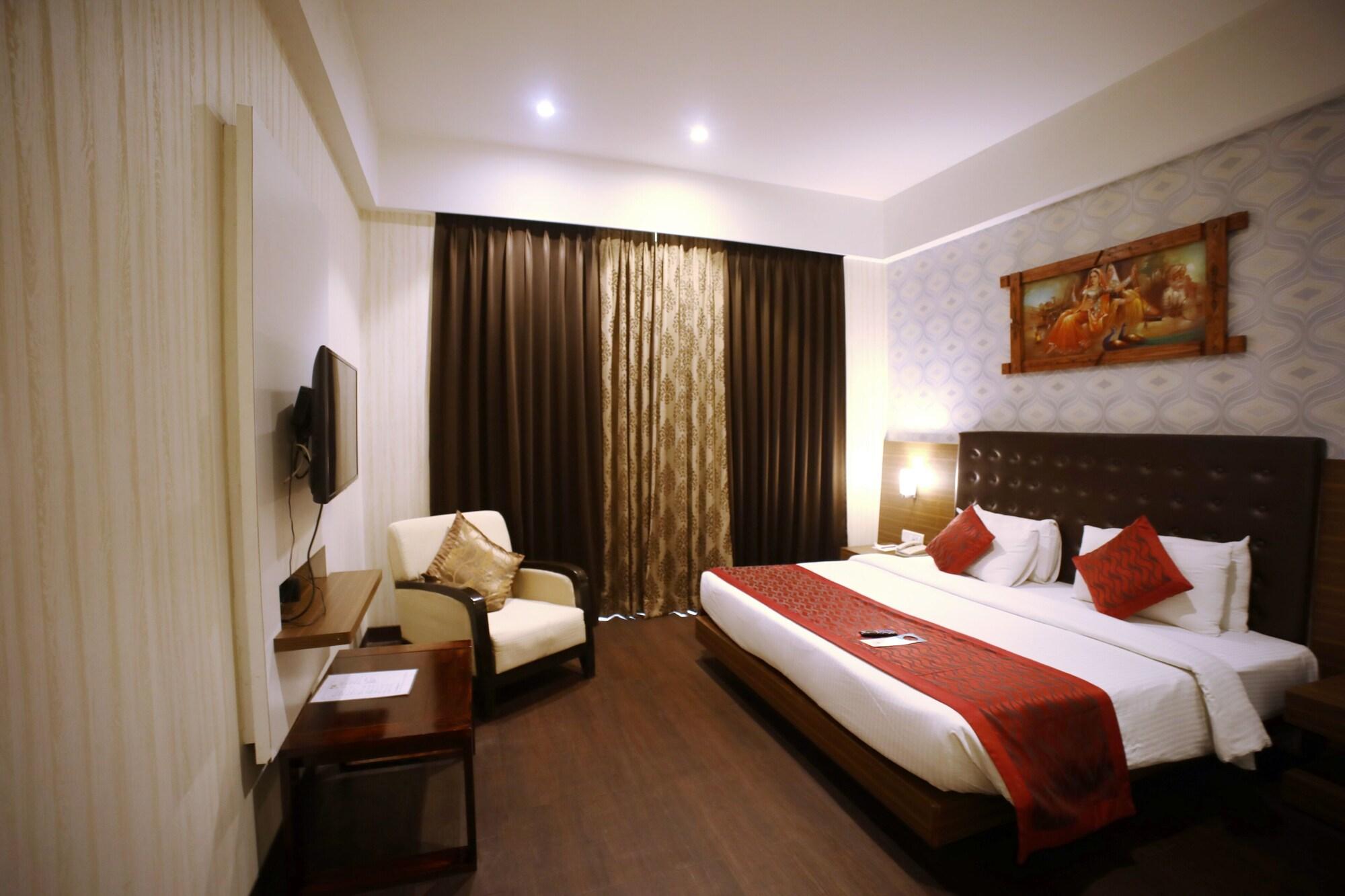 The Byke Suraj Plaza Pure Veg, Thane Exteriör bild