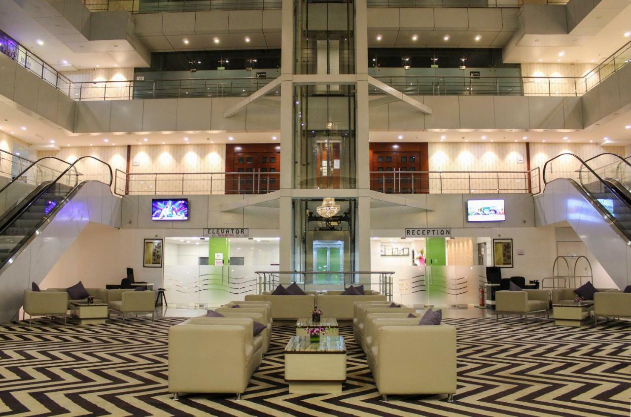 The Byke Suraj Plaza Pure Veg, Thane Exteriör bild